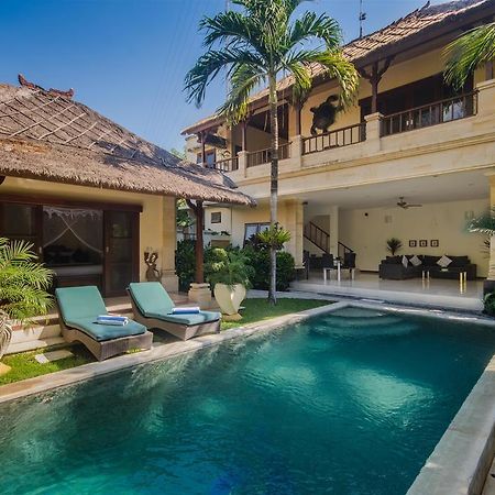 Villa Krisna 塞米亚克 外观 照片